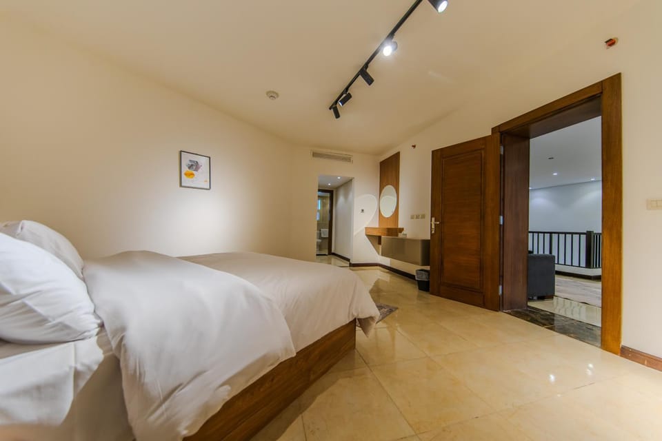 Photo of the whole room, Bedroom