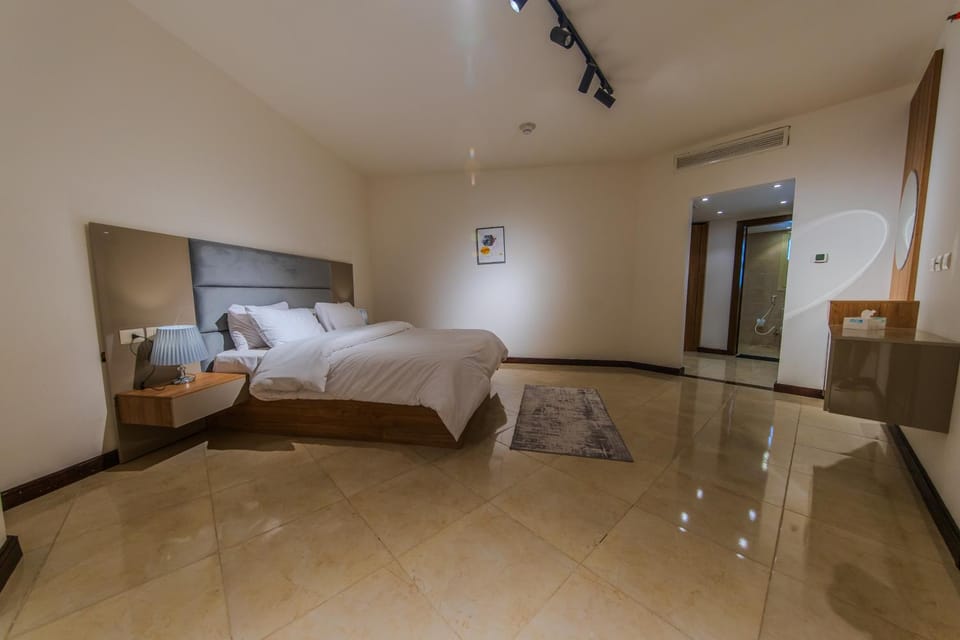 Bed, Photo of the whole room, Bedroom, air conditioner