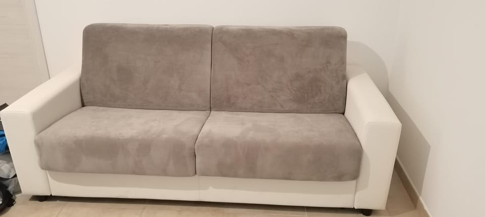 Bed, Living room, Seating area