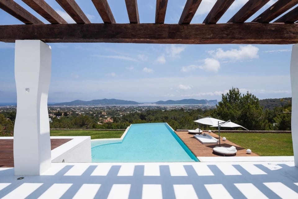Chic and Stylish 6 Bedroom Villa in Ibiza, 1039 Villa in Ibiza