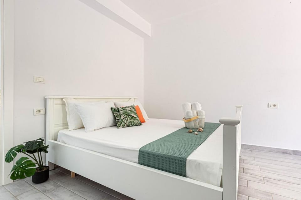House of Stones 7, Cozy Room w Parking Apartment in Vlorë County, Albania