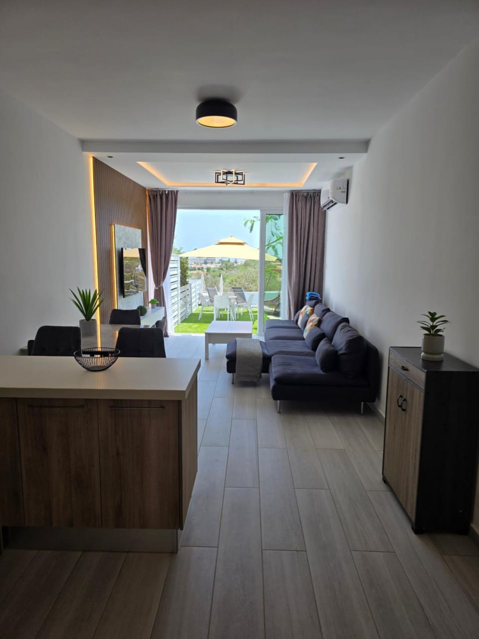 TV and multimedia, Living room, Seating area