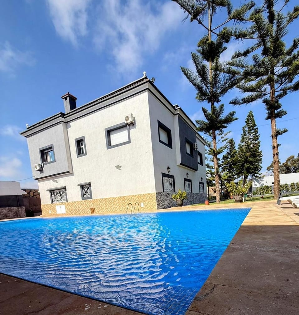 Property building, Pool view