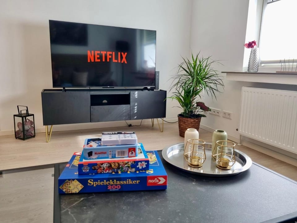 Communal lounge/ TV room, TV and multimedia, Evening entertainment, Entertainment, internet