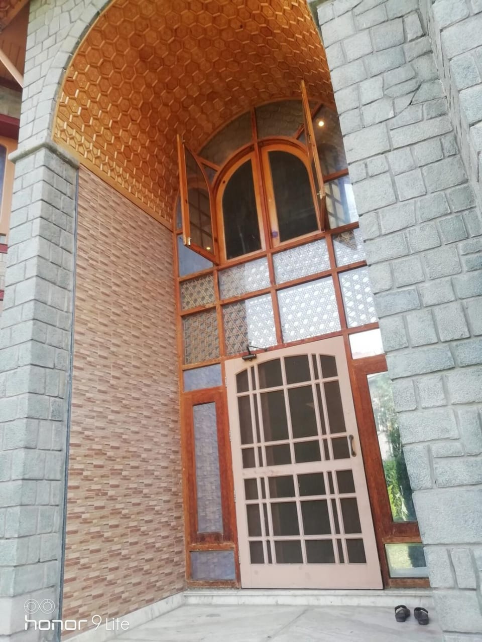 Grand Stone&Wood 3 Room Mansion Apartment in India