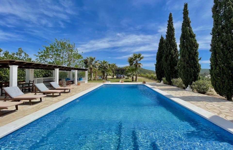 Charming Villa with 3 Bedrooms in Menorca, 1279 Villa in Ibiza