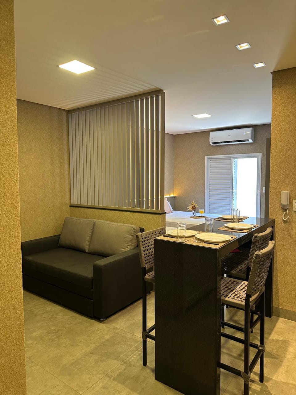 Seating area, Dining area