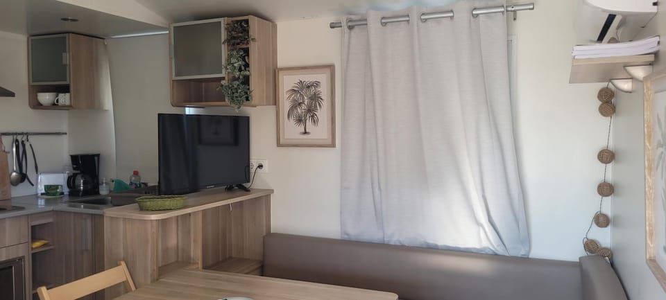 TV and multimedia, Kitchen or kitchenette