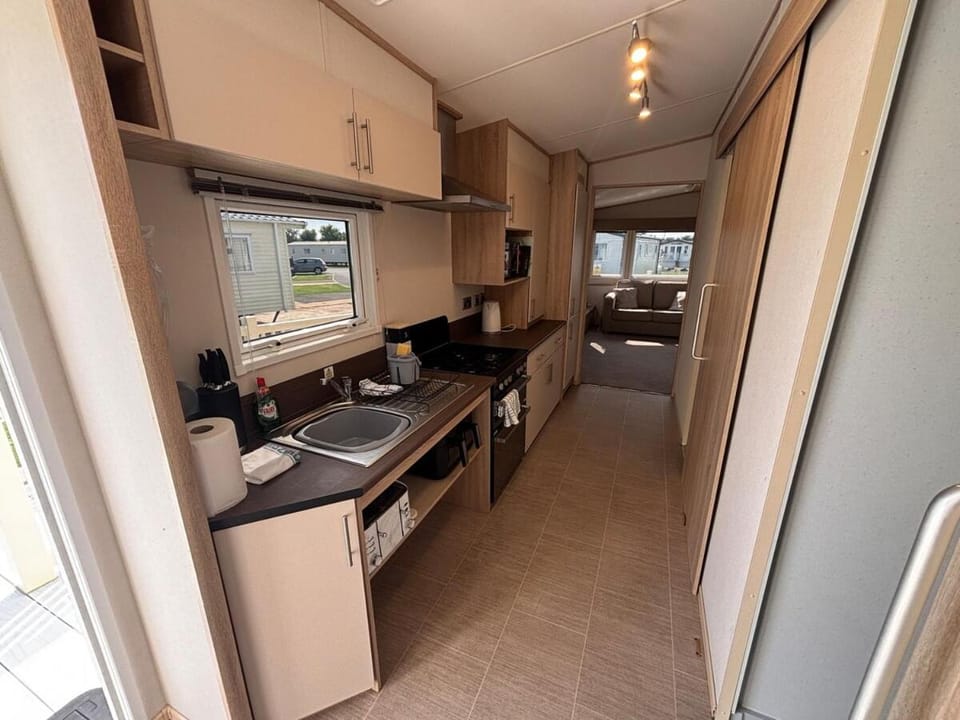 Oak Village 64 - Grange Leisure disability caravan - pet friendly, wifi and ramped decking Apartment in England
