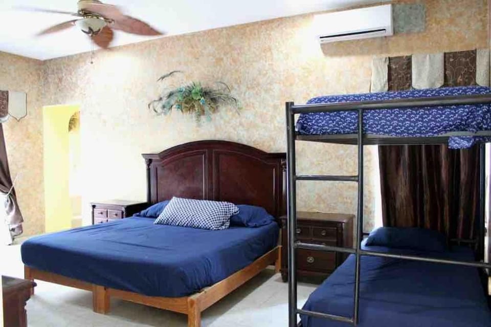 Increíble Casa Cancún Alberca Privada 22 huéspedes Villa in Cancun