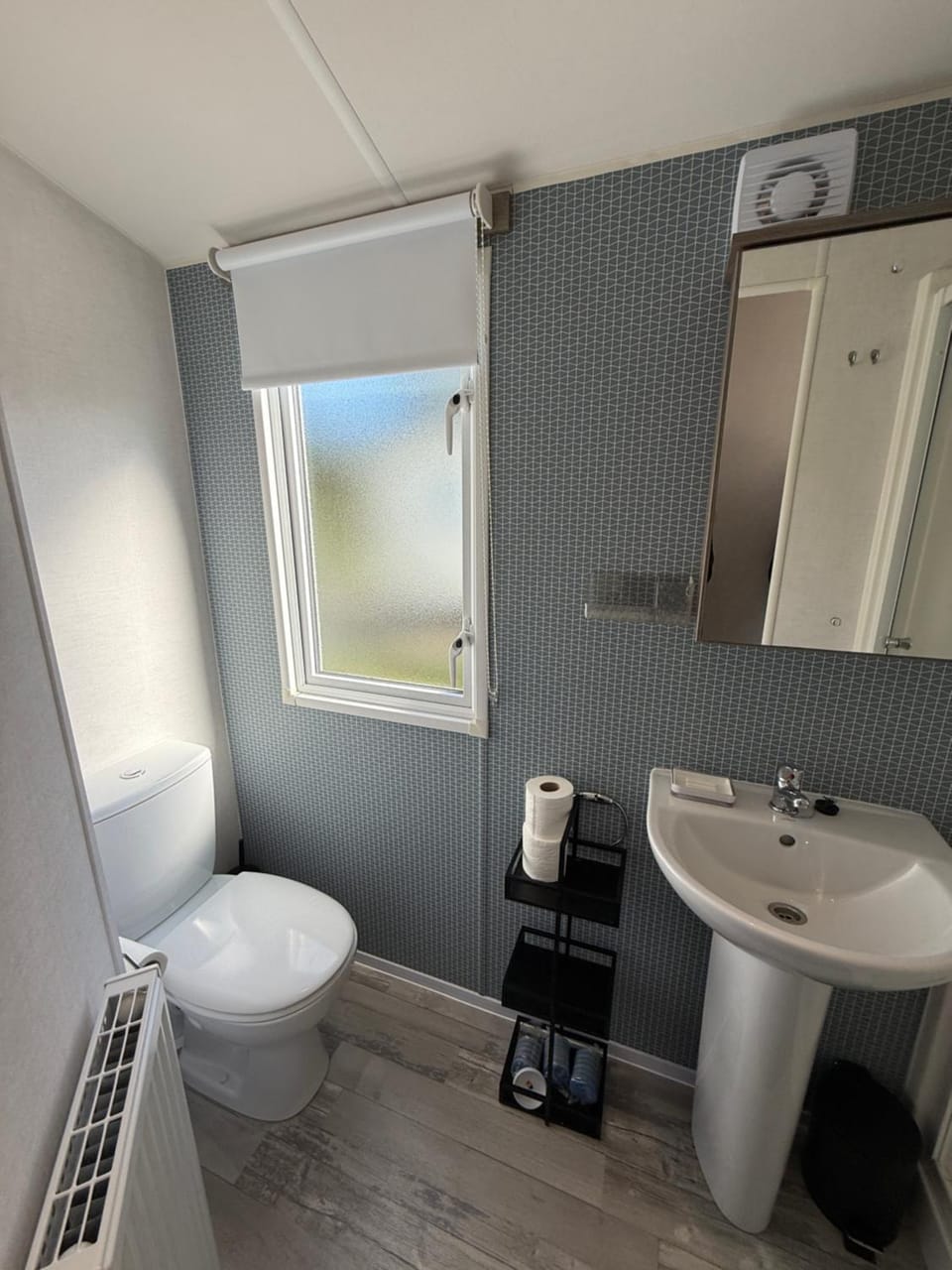 Horseshoe Lakes 43 with HOT TUB - Pet friendly and Wifi - Meadow Lakes Caravan & Lodge Hire Apartment in England