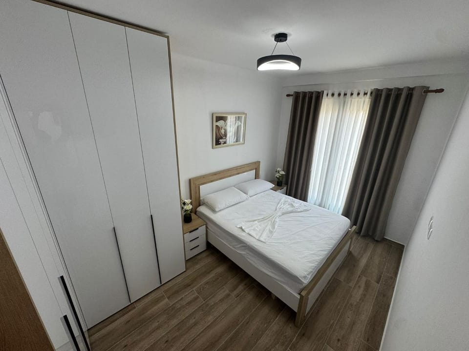 Bed, Bedroom, towels, wardrobe