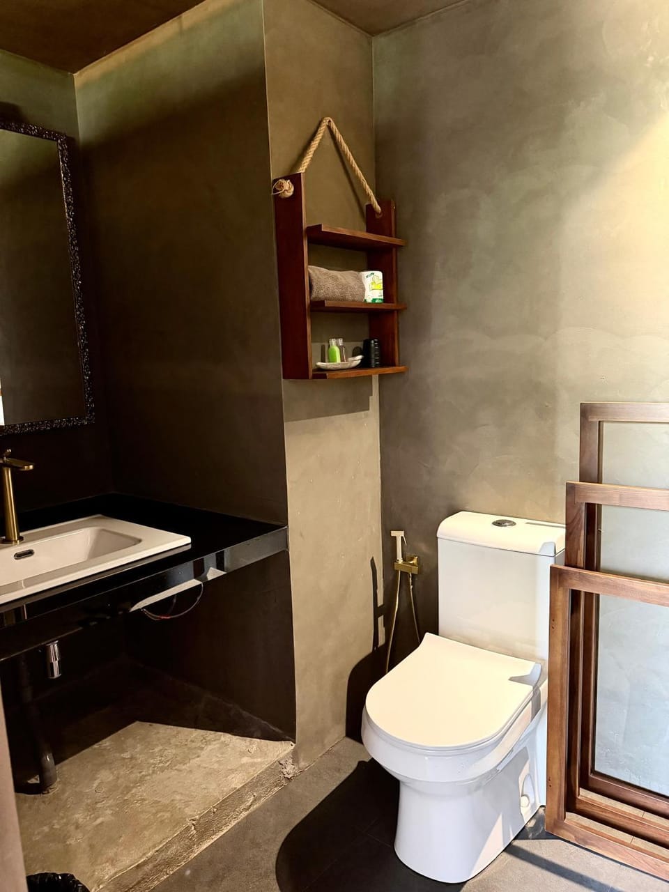West nest Bohemian Hotel in Negombo