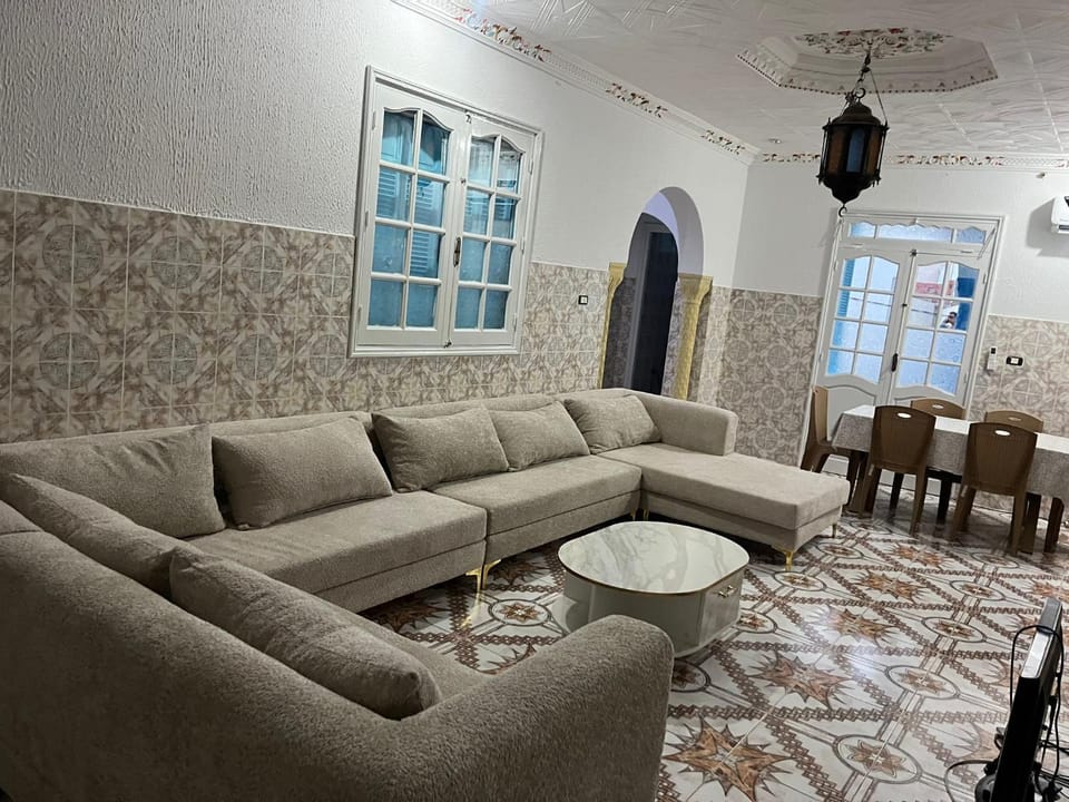 MAHDIA REJICHE MAISON AVEC PISCINE privee House in Tunisia