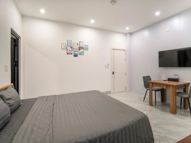 Brand New Whole House For Rent Căn hộ Cho thuê Nguyên căn Apartment in Da Nang