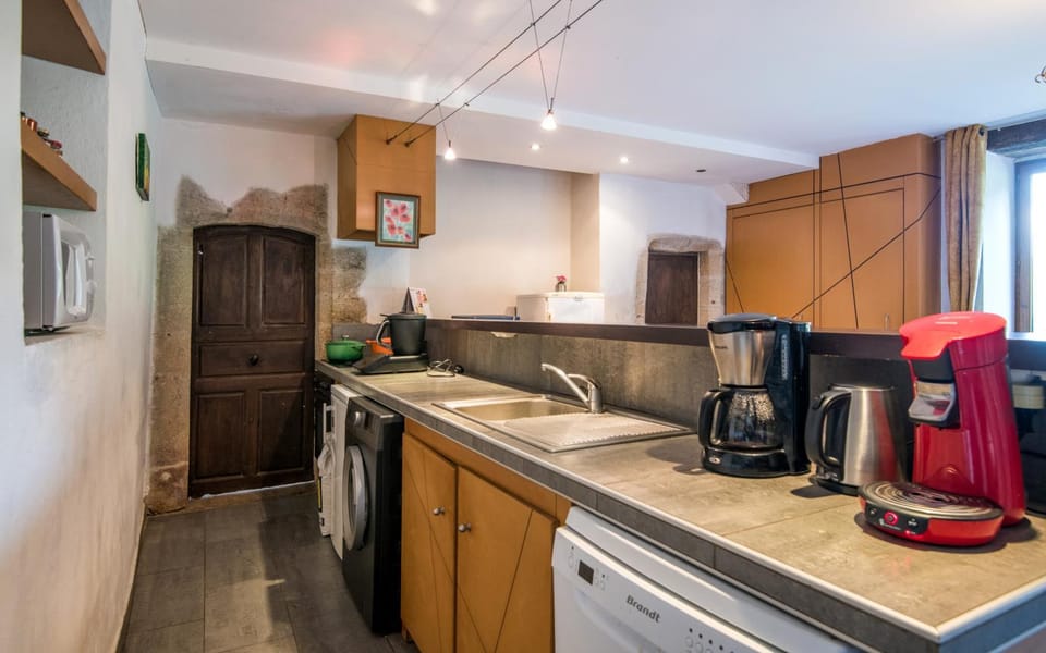 Coffee/tea facilities, Kitchen or kitchenette, Communal kitchen