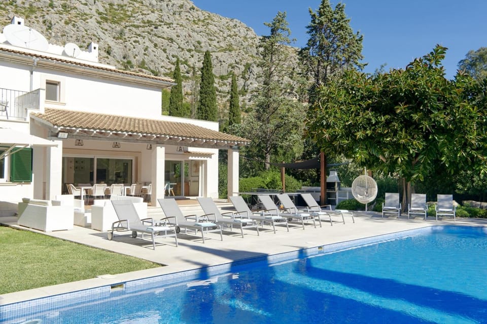 Charming Retreat in Pollença, 1466 Villa in Serra de Tramuntana