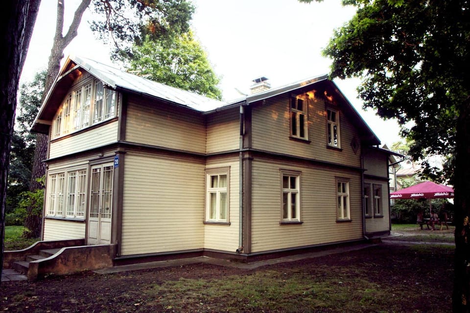 Property building, Day