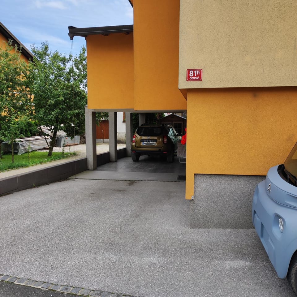 Day, Parking