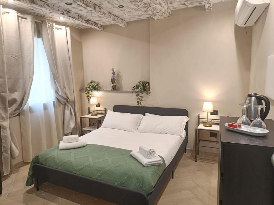 BNB Frescoes Rooms San Frediano Apartment hotel in Florence