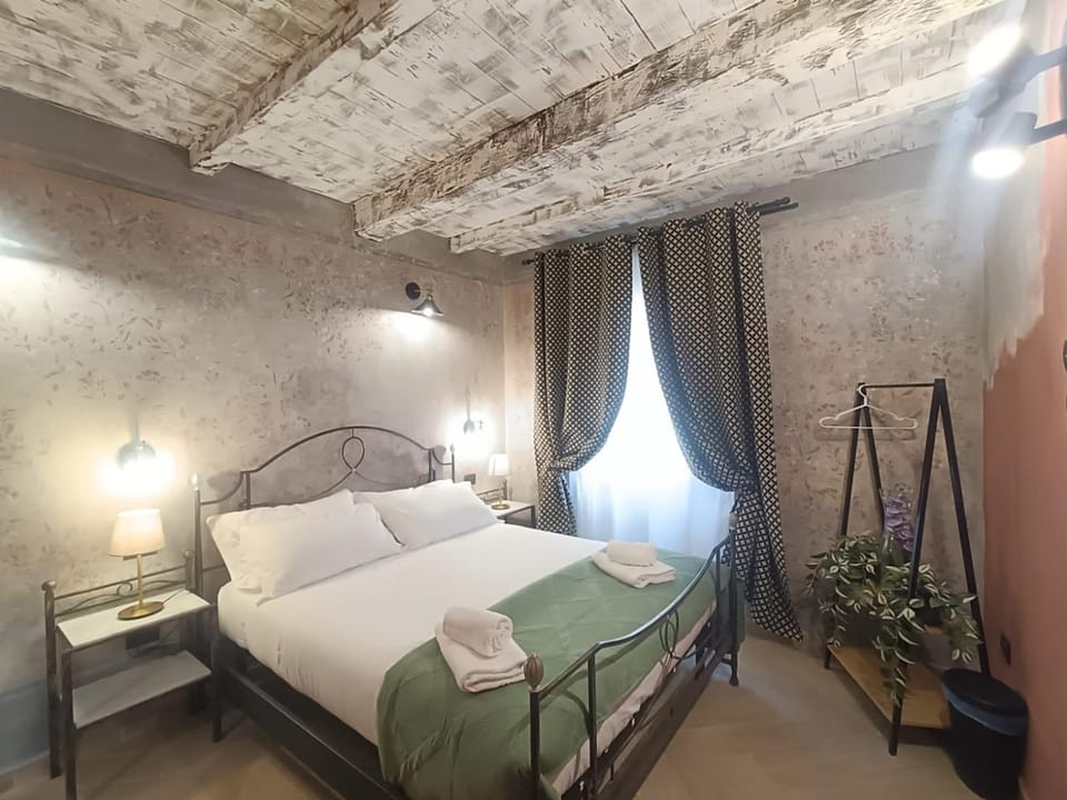 BNB Frescoes Rooms San Frediano Apartment hotel in Florence