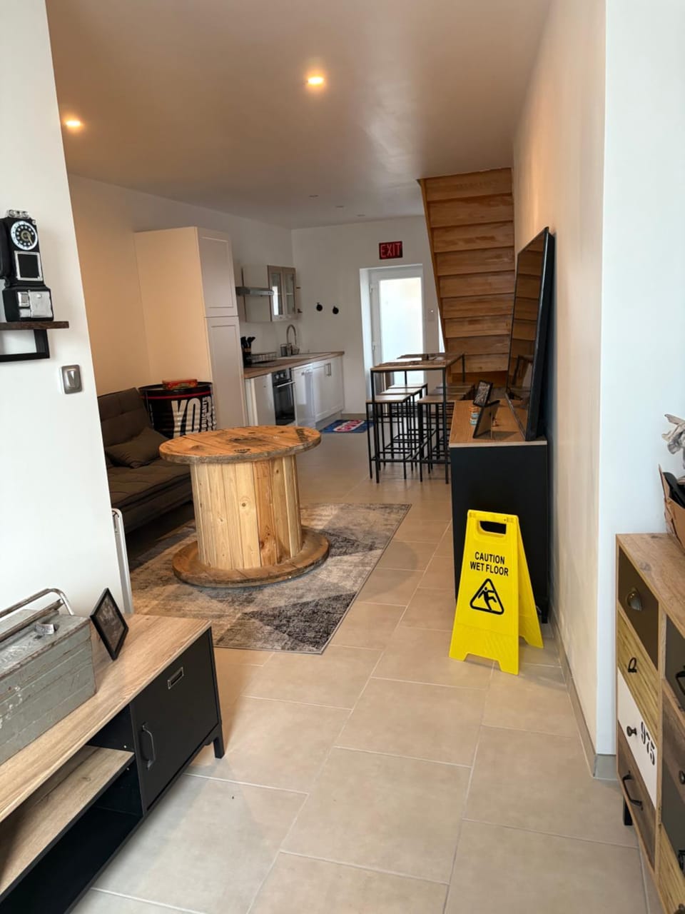 Kitchen or kitchenette, Living room, Seating area