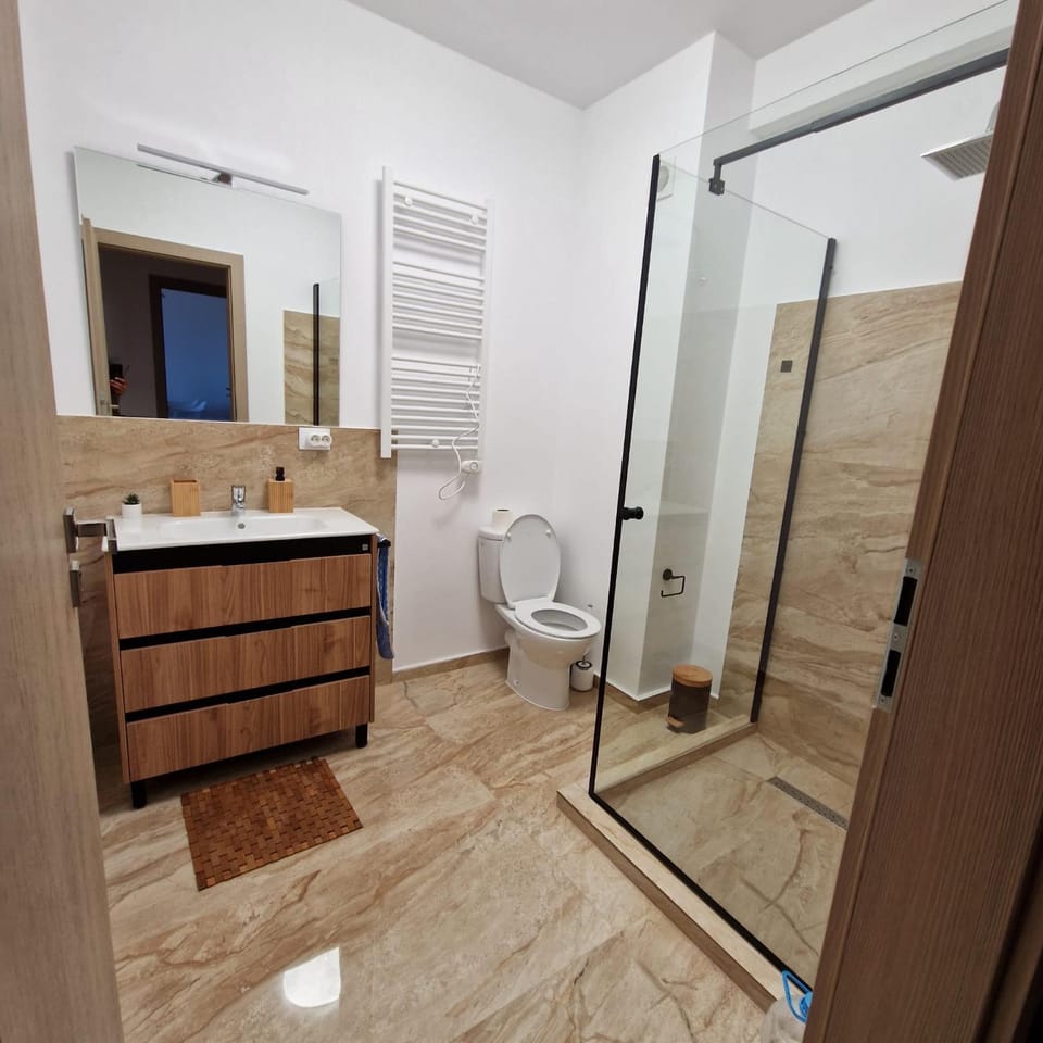 Shower, Toilet, Bathroom