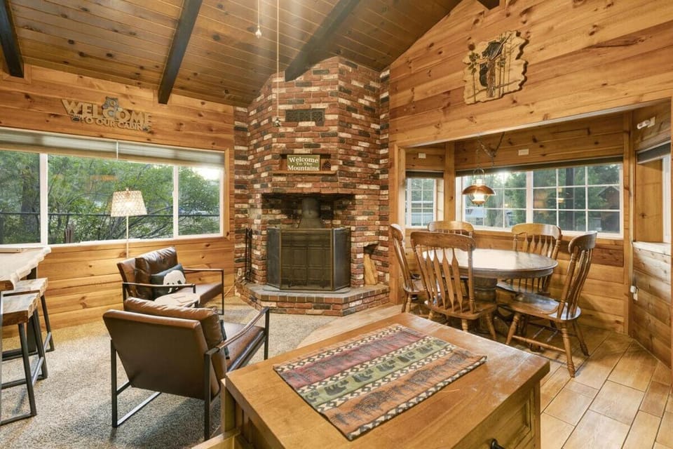 Orchard Family Cabin Near Historic Big Bear Village Walk to Marina Cabin in Big Bear