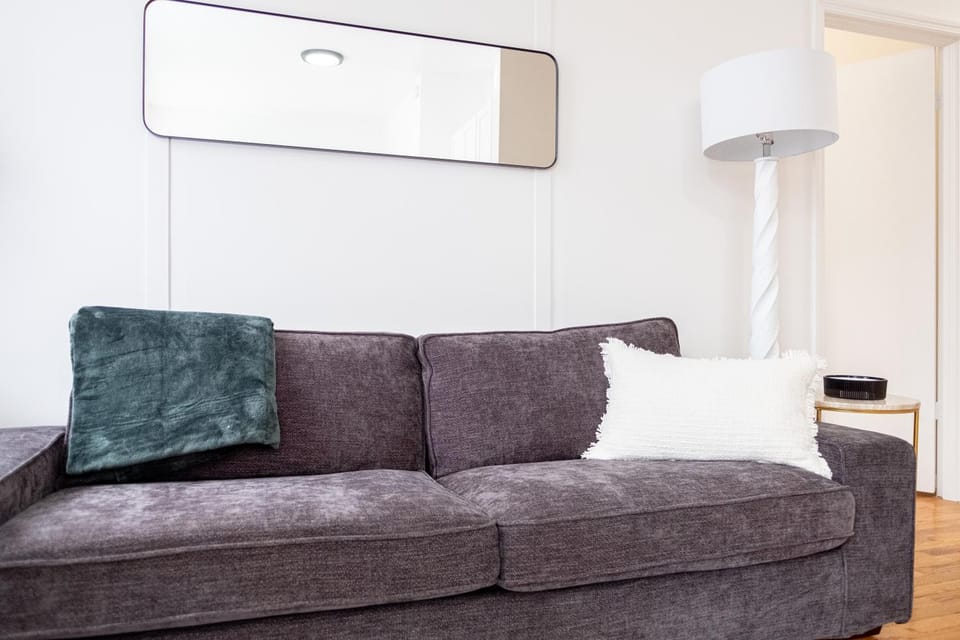 Sunlit 2BR Central Park North elevator & laundry Apartment in Harlem