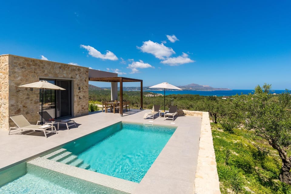 Property building, Natural landscape, Sea view, Swimming pool
