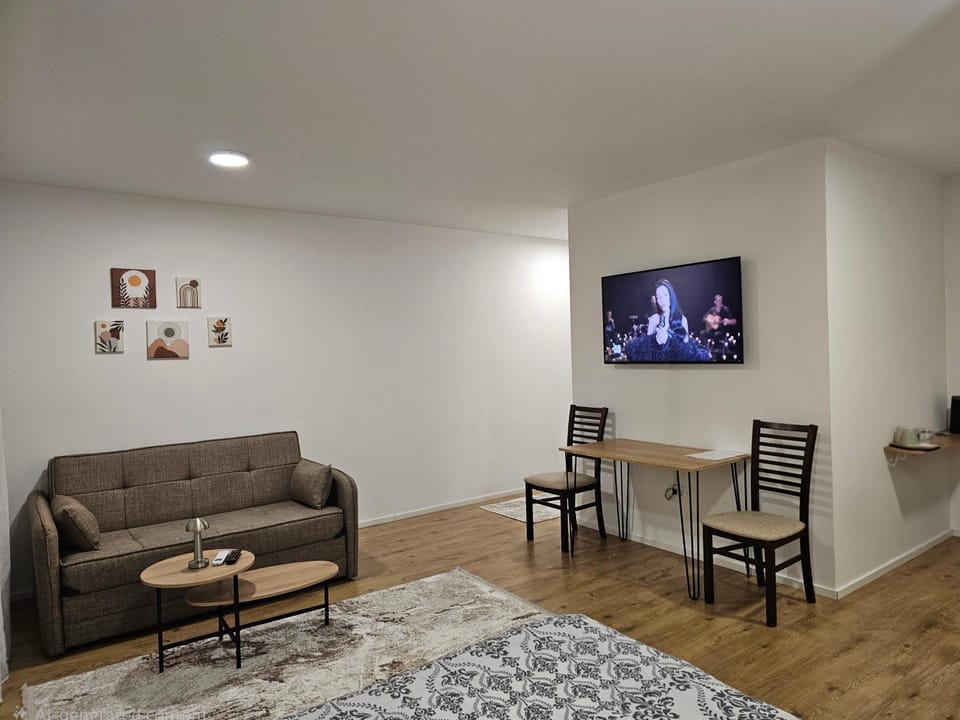 TV and multimedia, Seating area