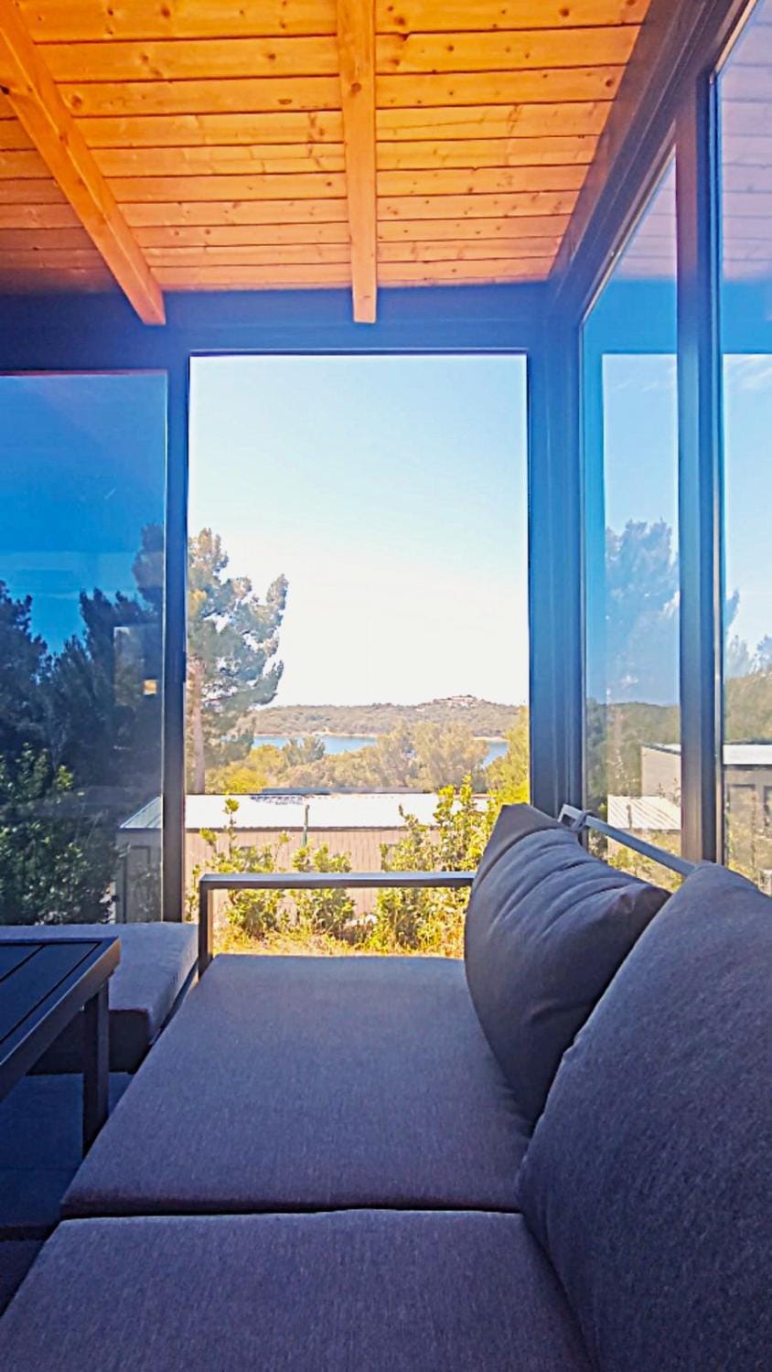 Property building, Balcony/Terrace, Seating area, Sea view