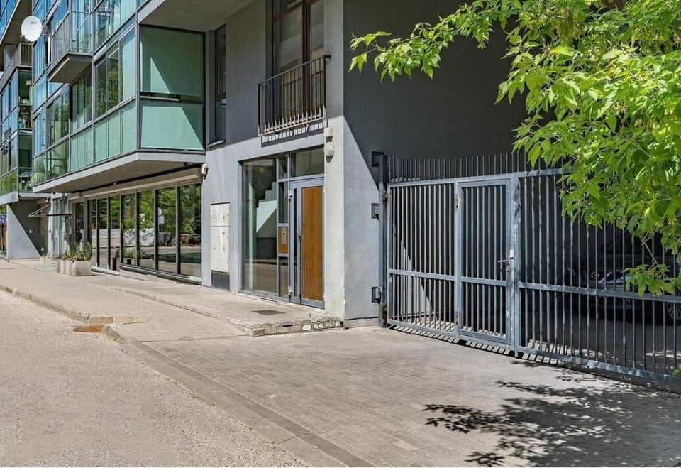 Property building, Street view, Parking