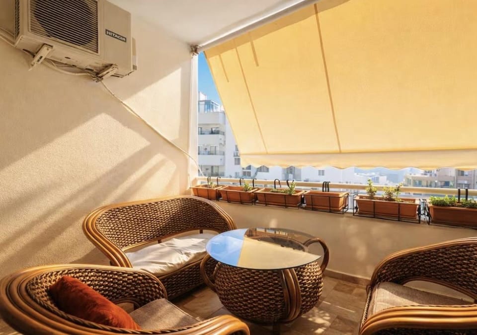 Spacious 3BR Apartment for 8 with 2 Balconies Apartment in Tirana