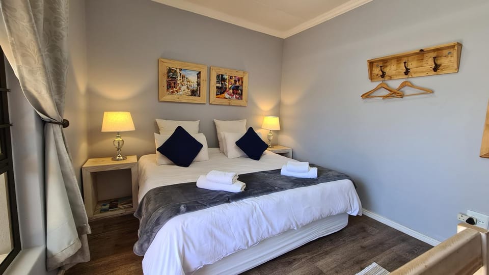 Bed, View (from property/room), Bedroom, towels