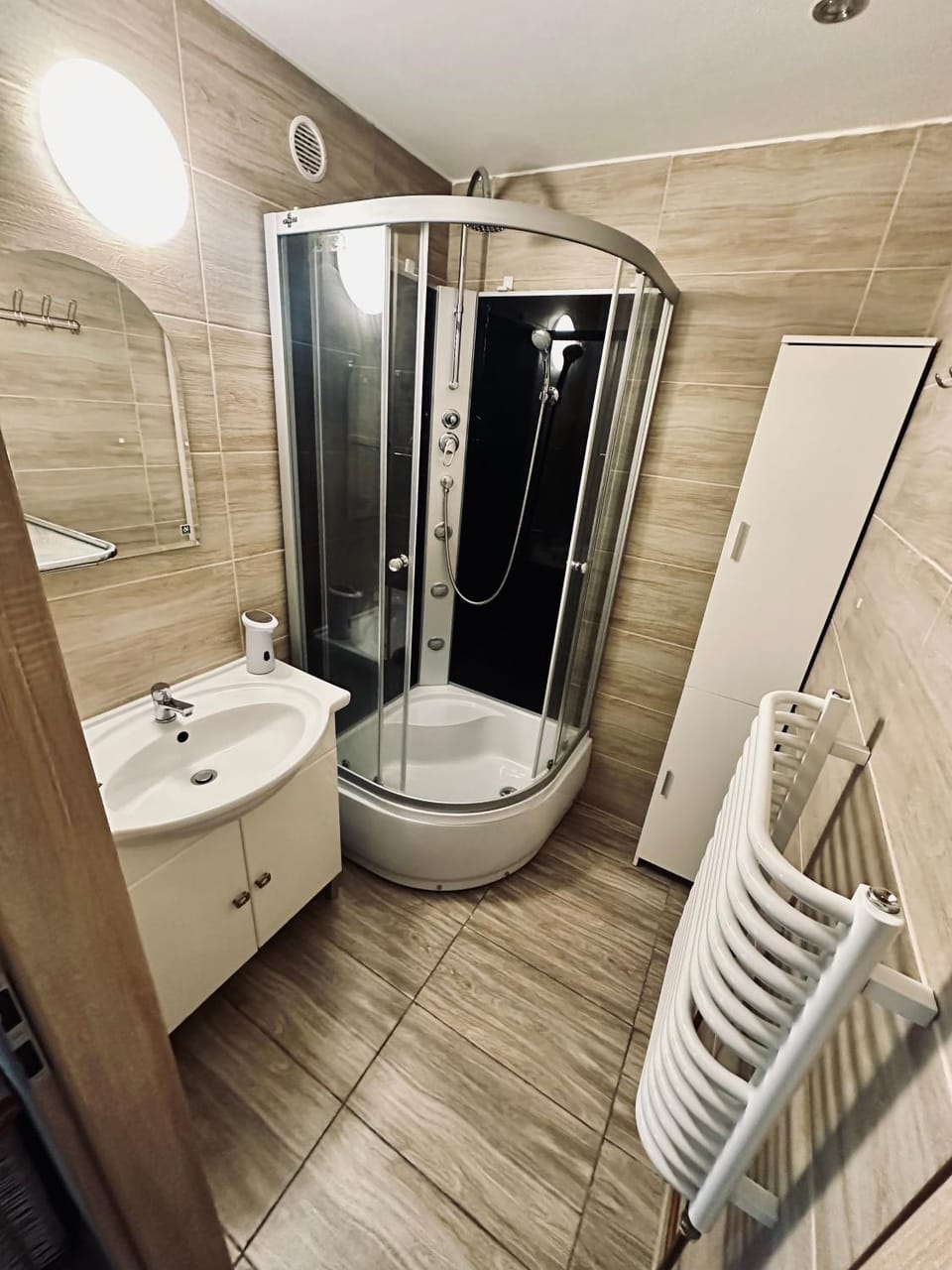 Shower, Bathroom