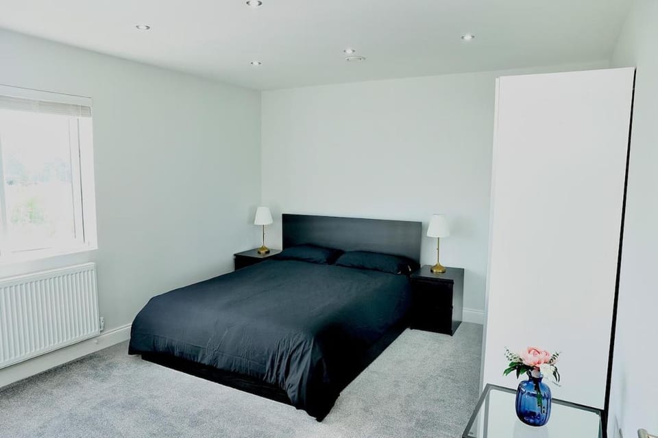 Brand New Luxury 1 Bedroom Apartment Apartment in London