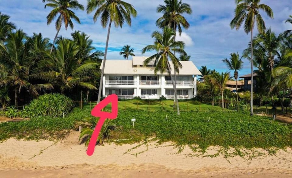 Beach Front Luxury, Praia do Forte, Feet in the Sand! Apartment in Praia do Forte