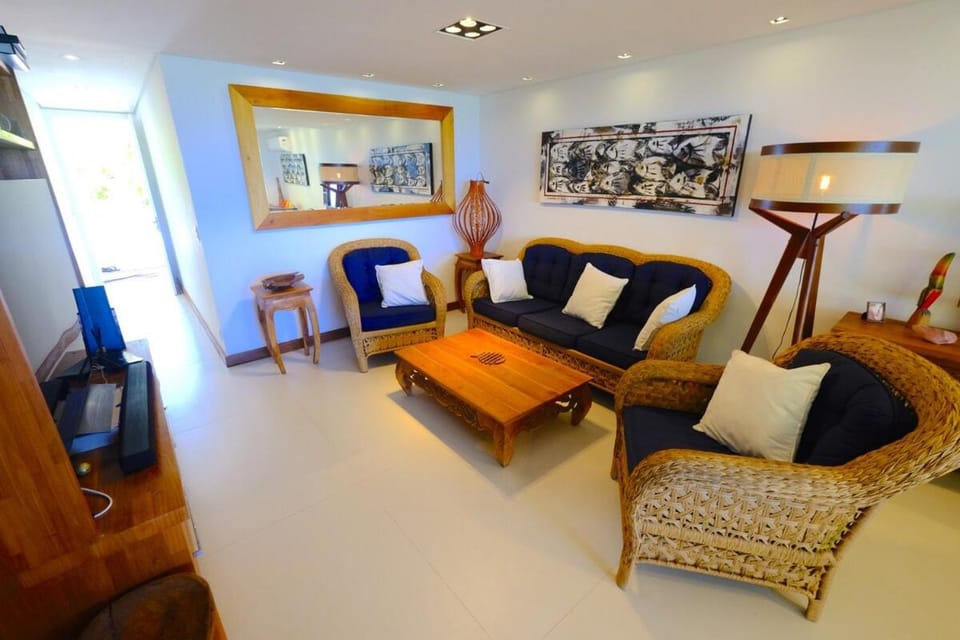 Beach Front Luxury, Praia do Forte, Feet in the Sand! Apartment in Praia do Forte
