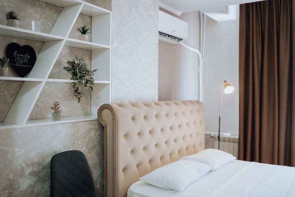 Bed, Photo of the whole room, Bedroom, air conditioner