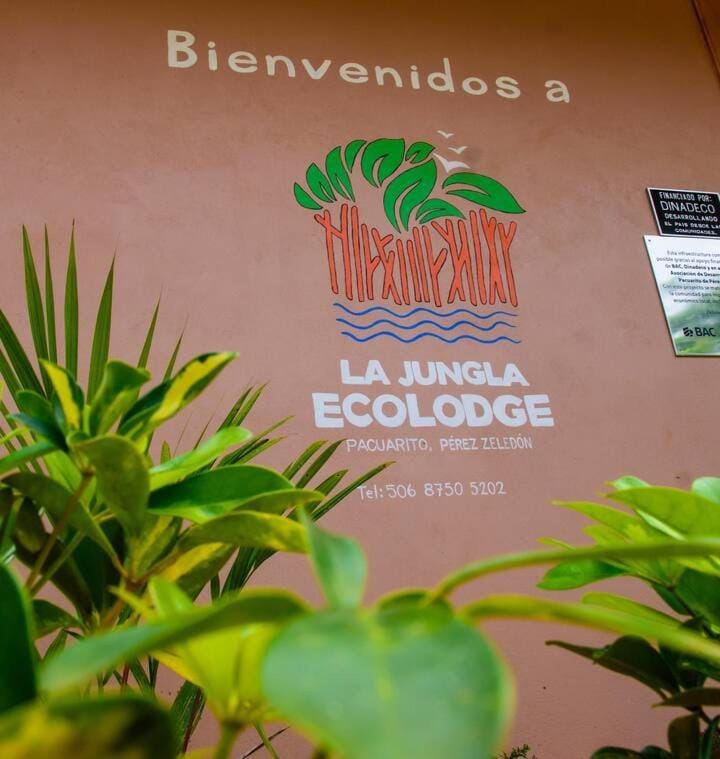 La jungla ecolodge Campground/ 
RV Resort in San José Province