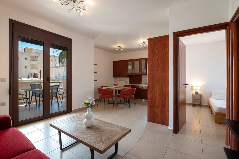 Kitchen or kitchenette, Living room, Seating area, Dining area