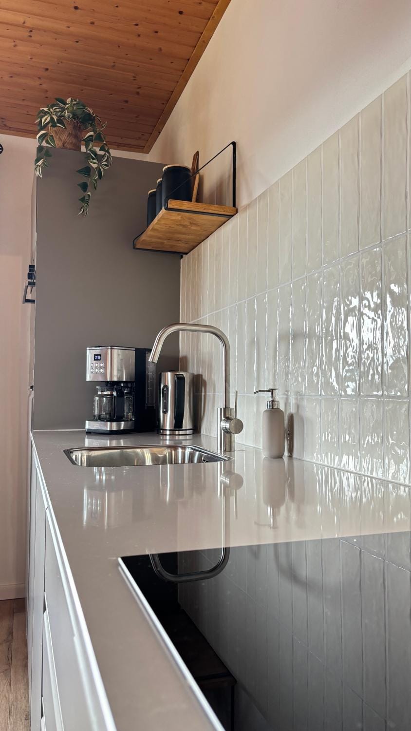 Coffee/tea facilities, Kitchen or kitchenette