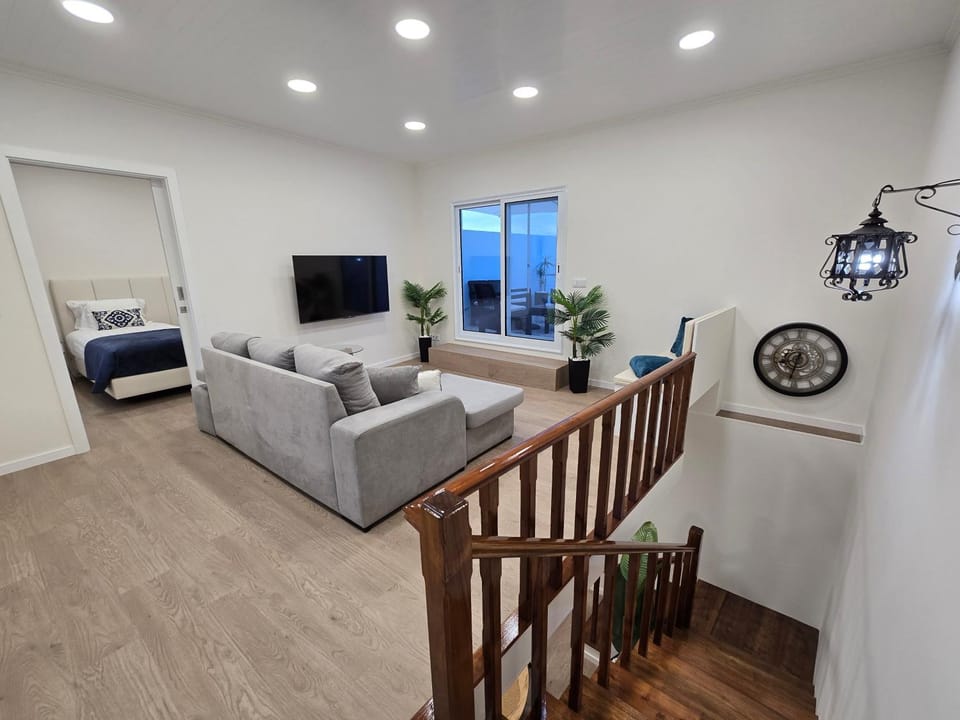 Communal lounge/ TV room, Living room, Seating area