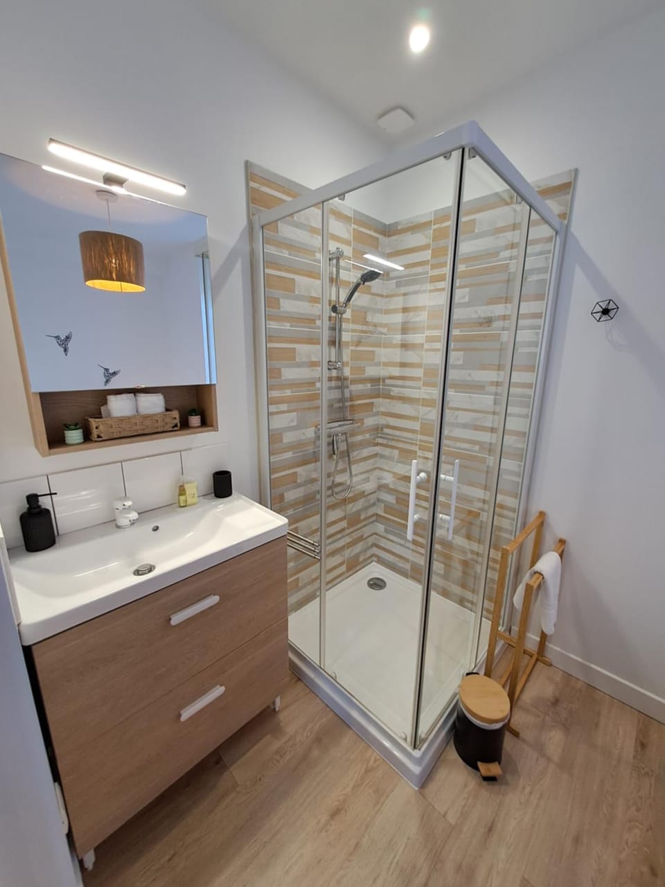 Shower, Bathroom, towels