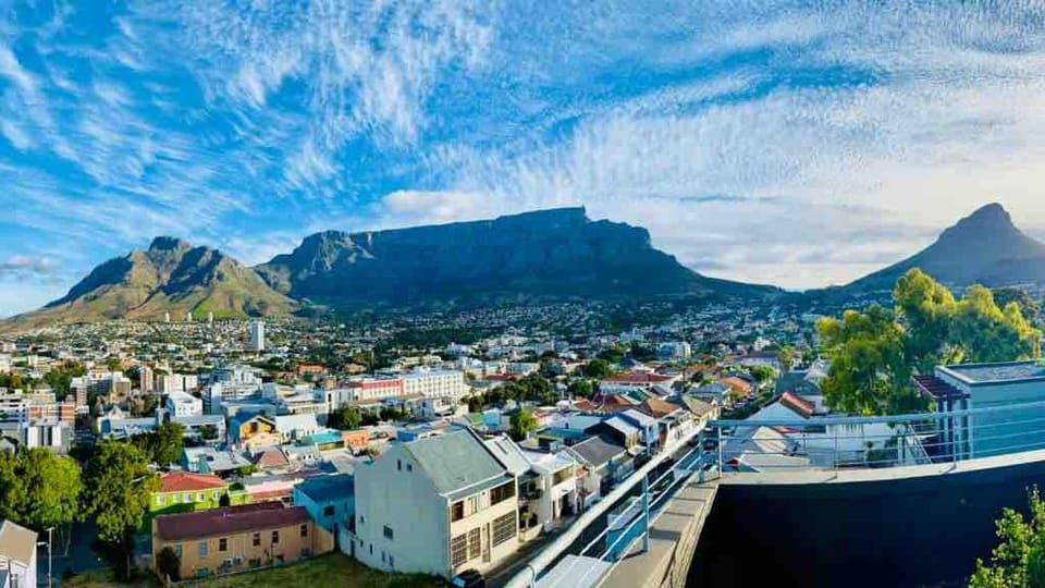Deluxe Mountain View Apartment - 40onL Apartment in Cape Town