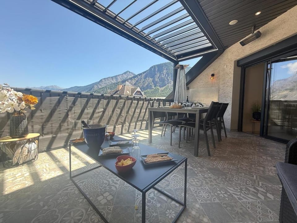 View (from property/room), Mountain view