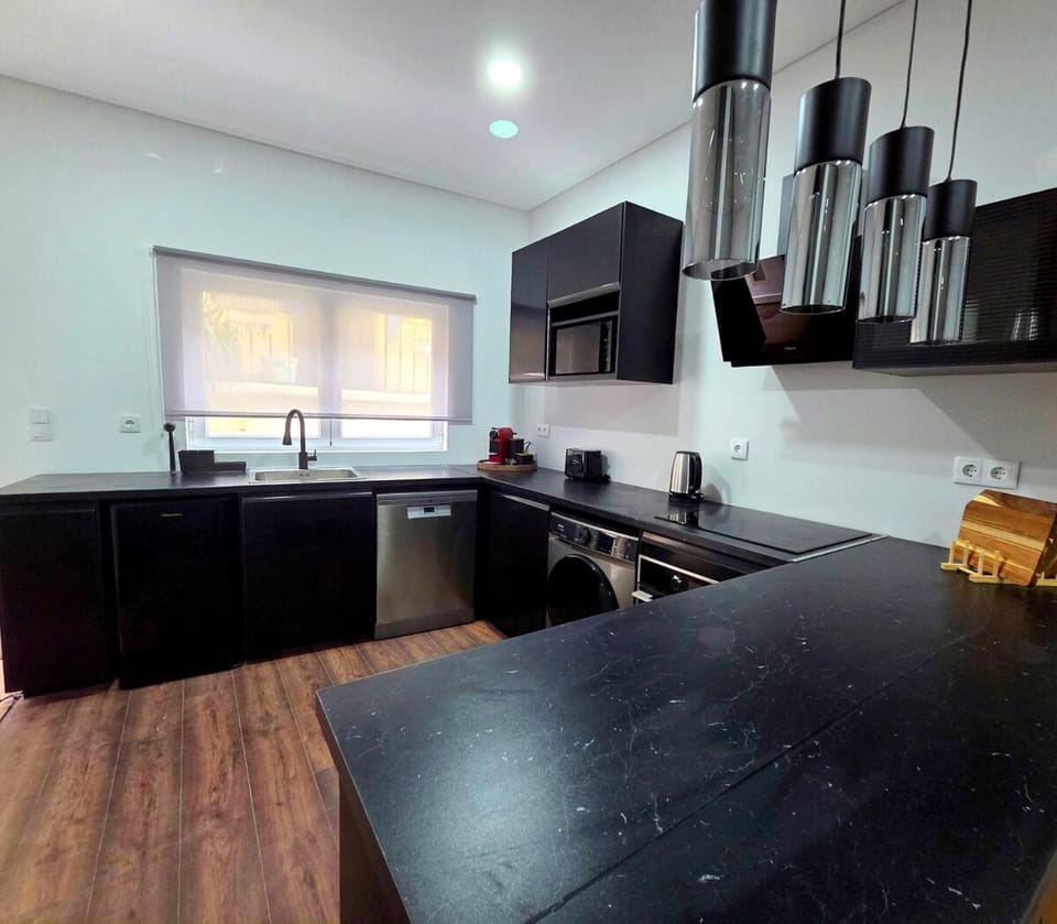 Kitchen or kitchenette, Dining area, stove