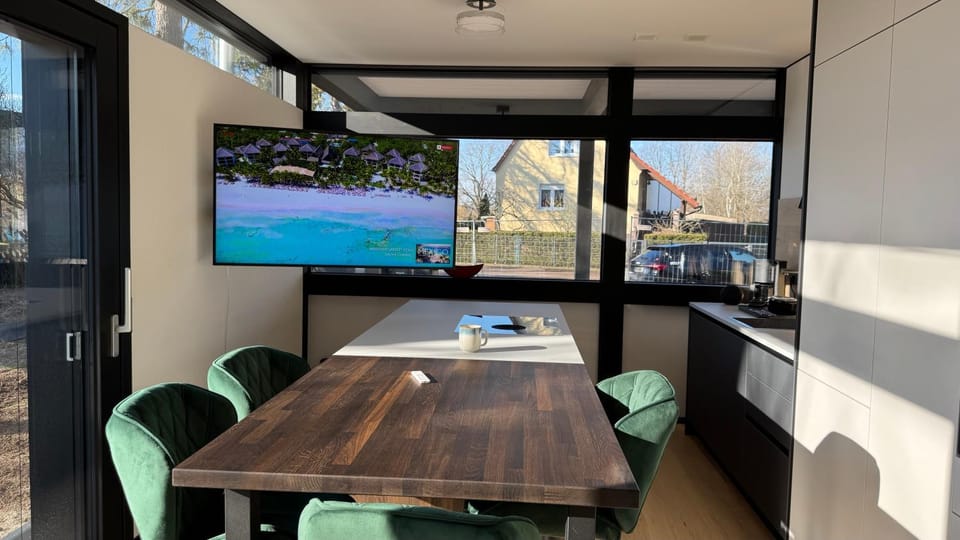 Dining area, kitchen