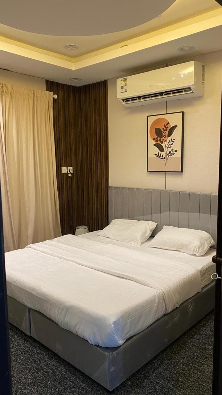 شقة بصالة وغرفة نوم حديثة جازان Apartment in Saudi Arabia